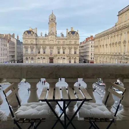 Grand Balcon Place Des Terreaux Lyon Exterior photo